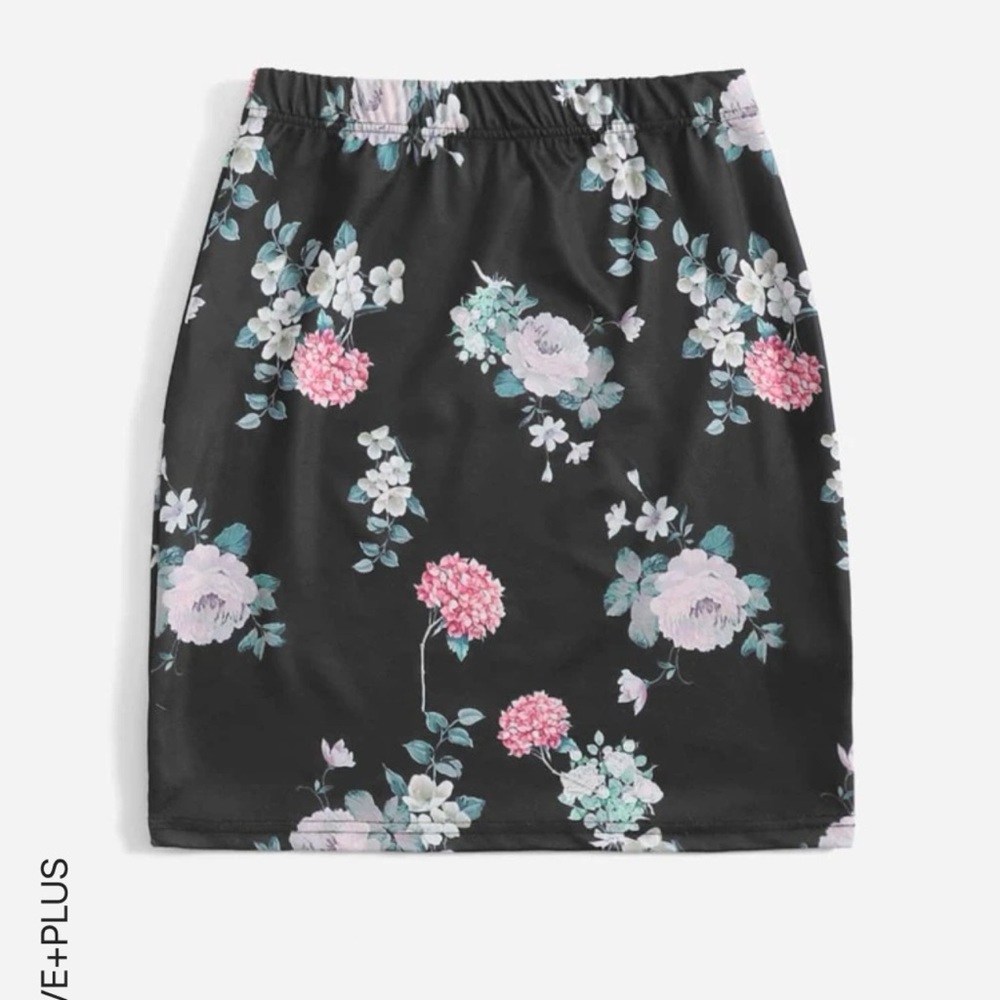 NEW! Floral Print Straight Shein Skirt (2X)